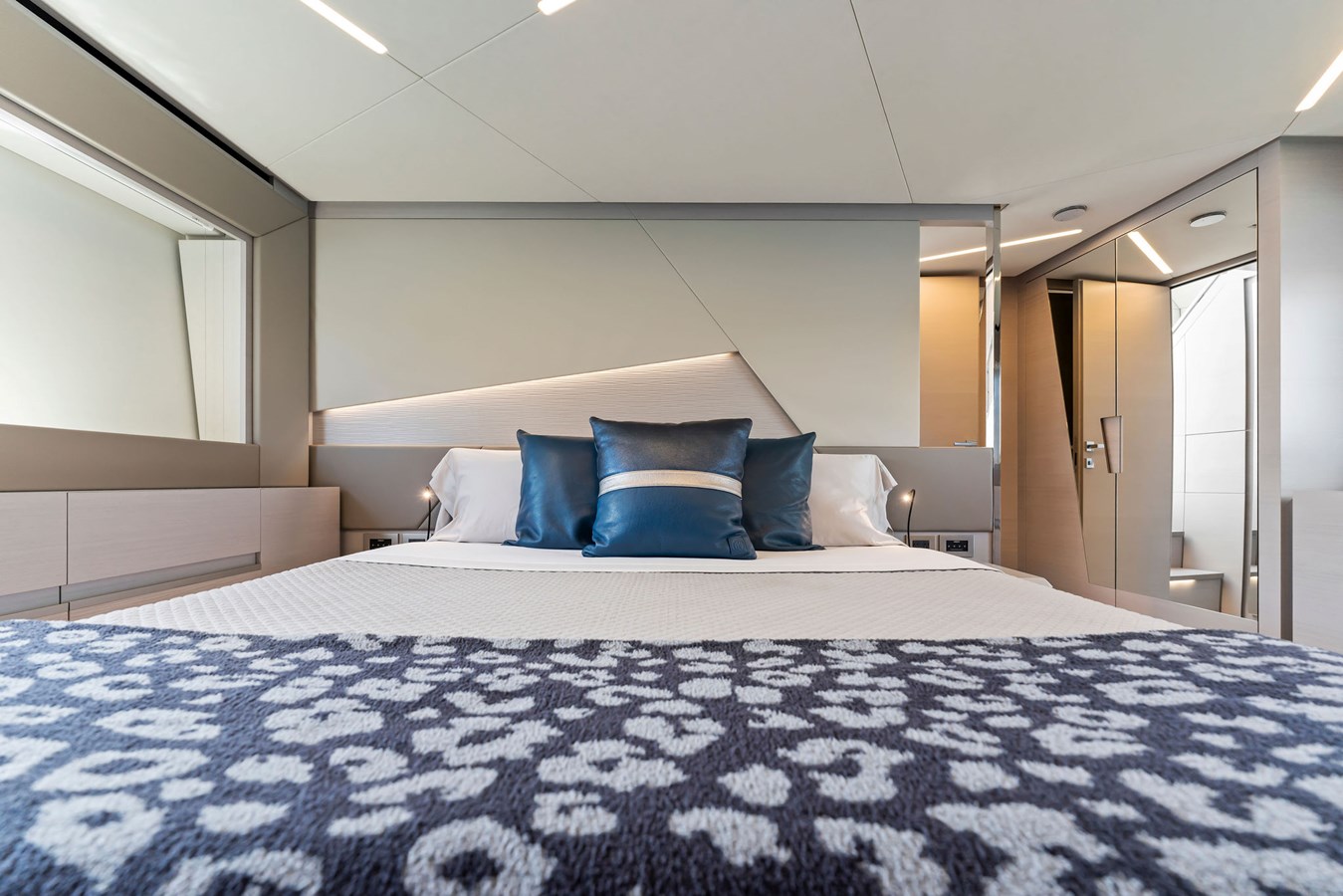 Pershing Motor Yacht QUANTUM For Sale