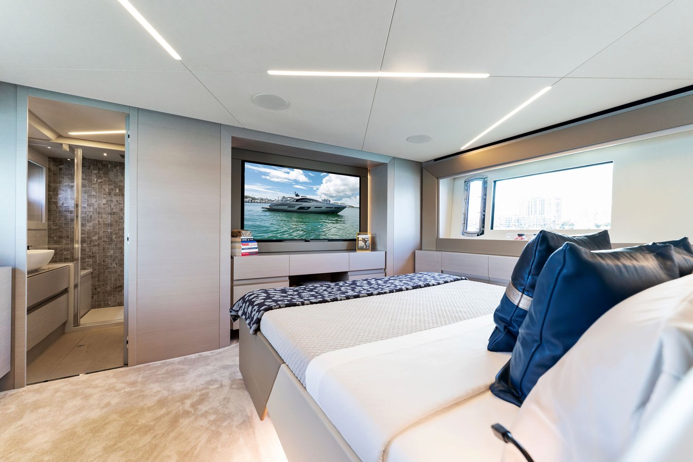 Pershing Motor Yacht QUANTUM For Sale