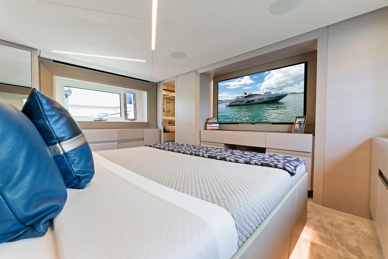Pershing Motor Yacht QUANTUM For Sale