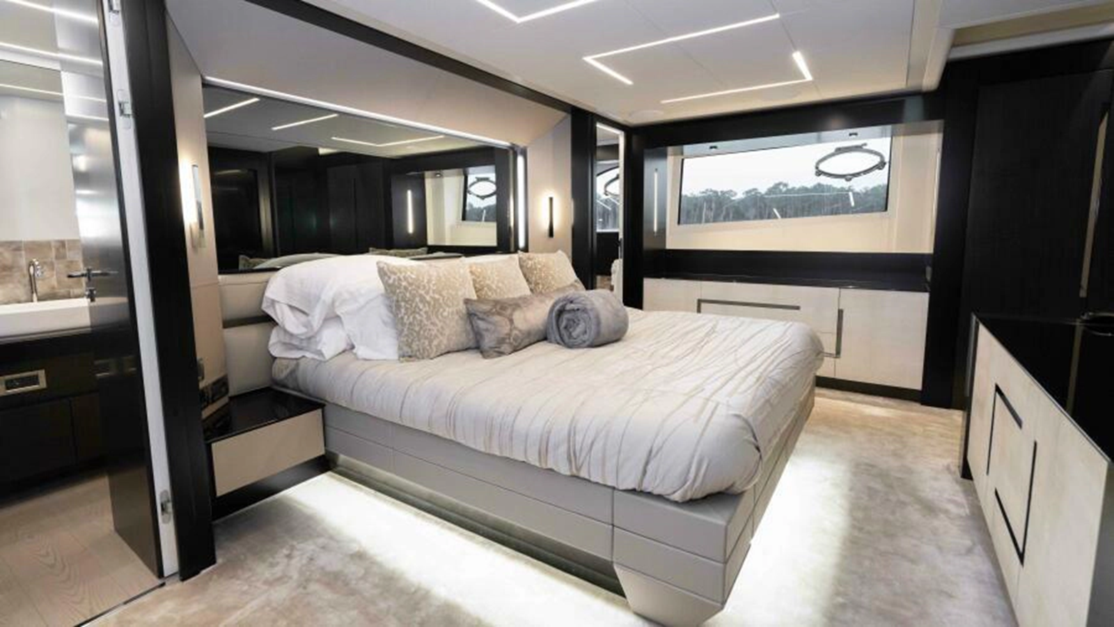 Pershing Motor Yacht STALLION For Sale
