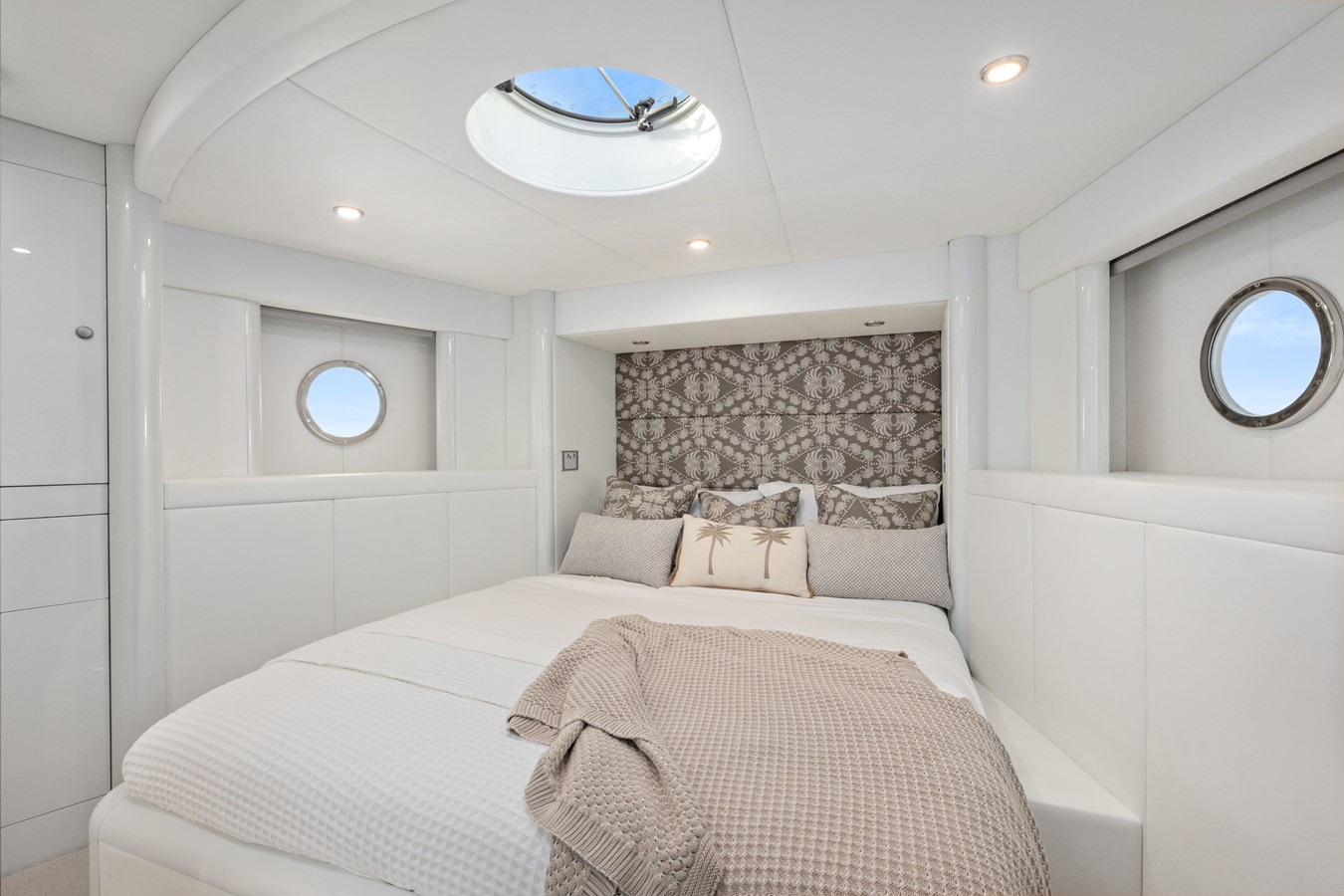 Warren Yachts Motor Yacht Warren 87 For Sale