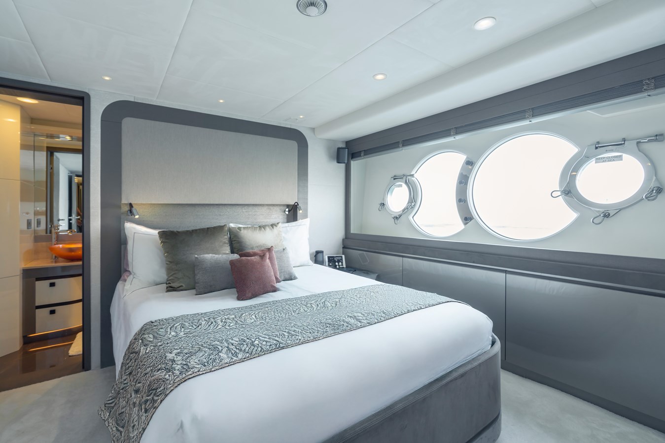 Monte Carlo Yachts Motor Yacht VIVALDI For Sale