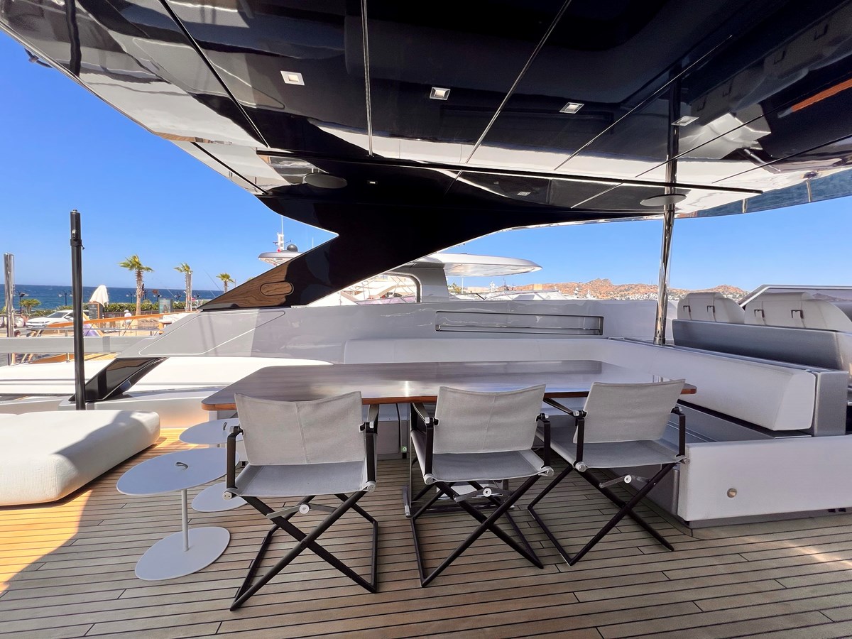 Riva Yacht Motor Yacht Riva 100 Corsaro For Sale