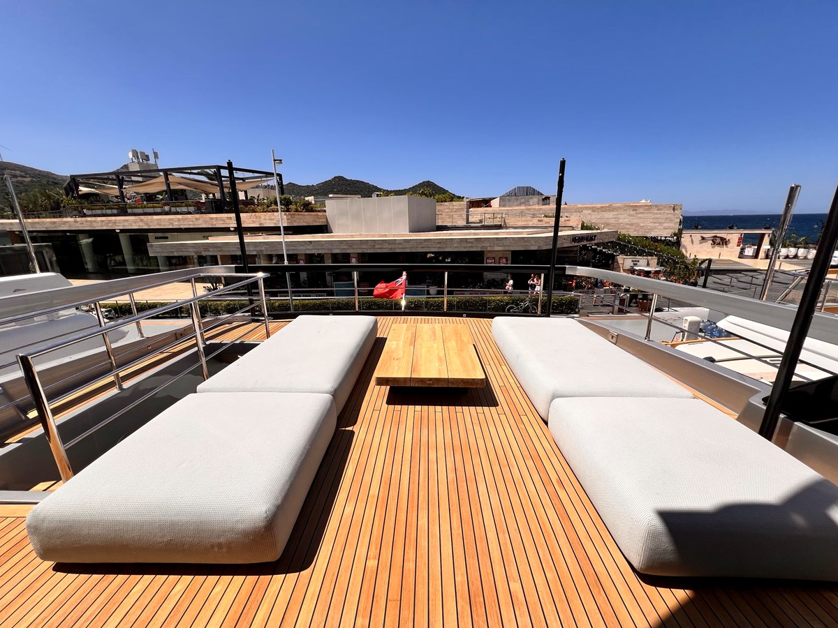 Riva Yacht Motor Yacht Riva 100 Corsaro For Sale