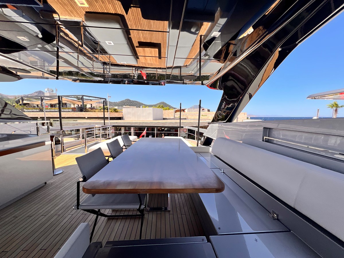 Riva Yacht Motor Yacht Riva 100 Corsaro For Sale