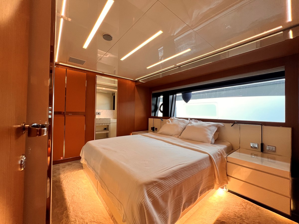 Riva Yacht Motor Yacht Riva 100 Corsaro For Sale