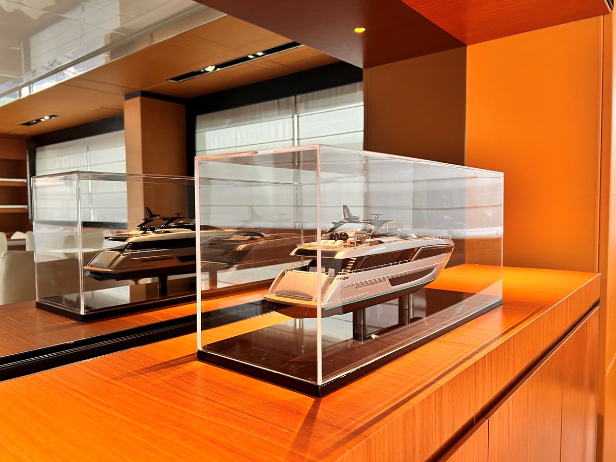 Riva Yacht Motor Yacht Riva 100 Corsaro For Sale