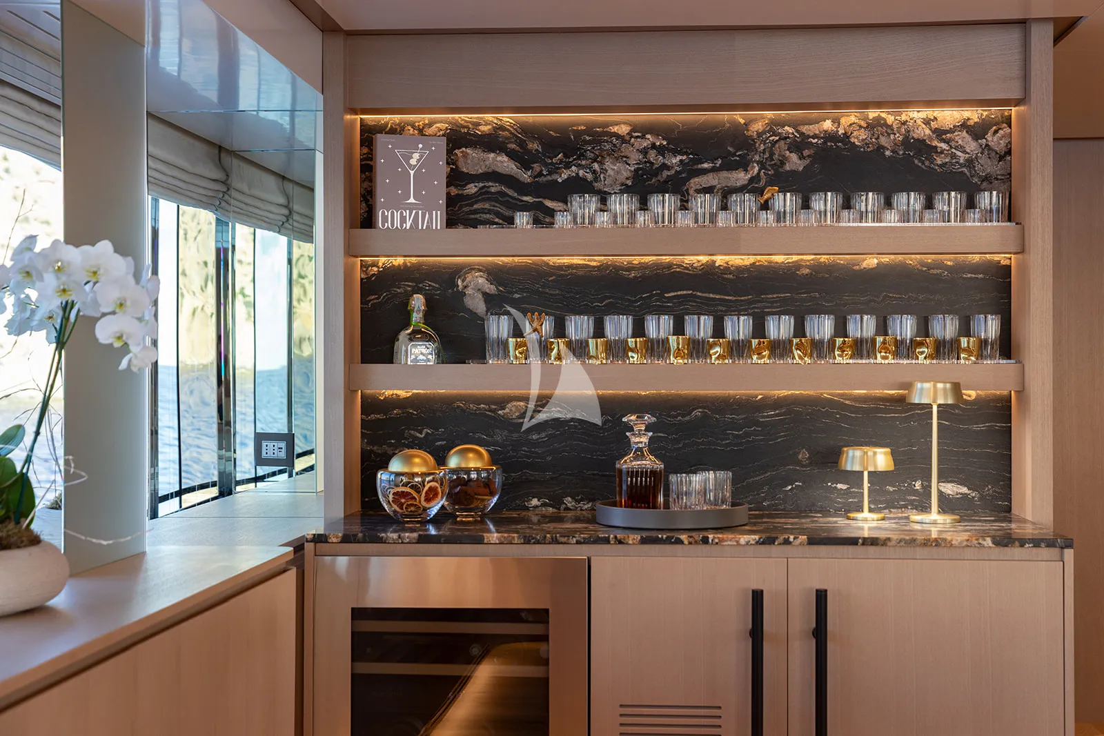 PAPER MOON Charter Yacht