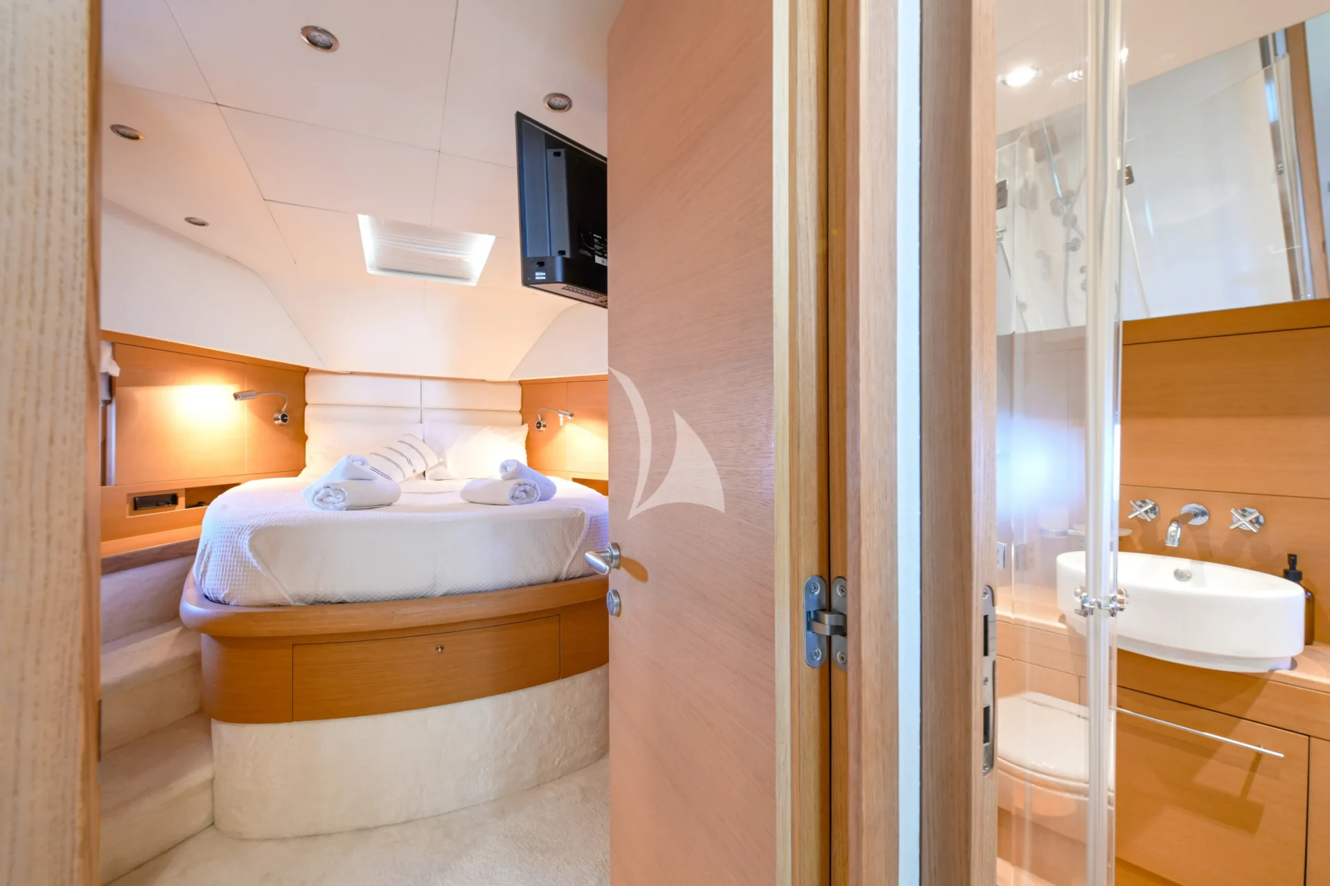 BLUEWAVE Charter Yacht