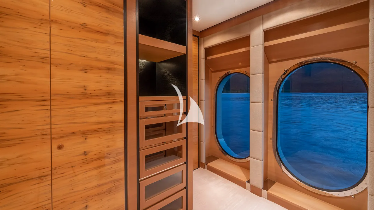 SCOTT FREE Charter Yacht