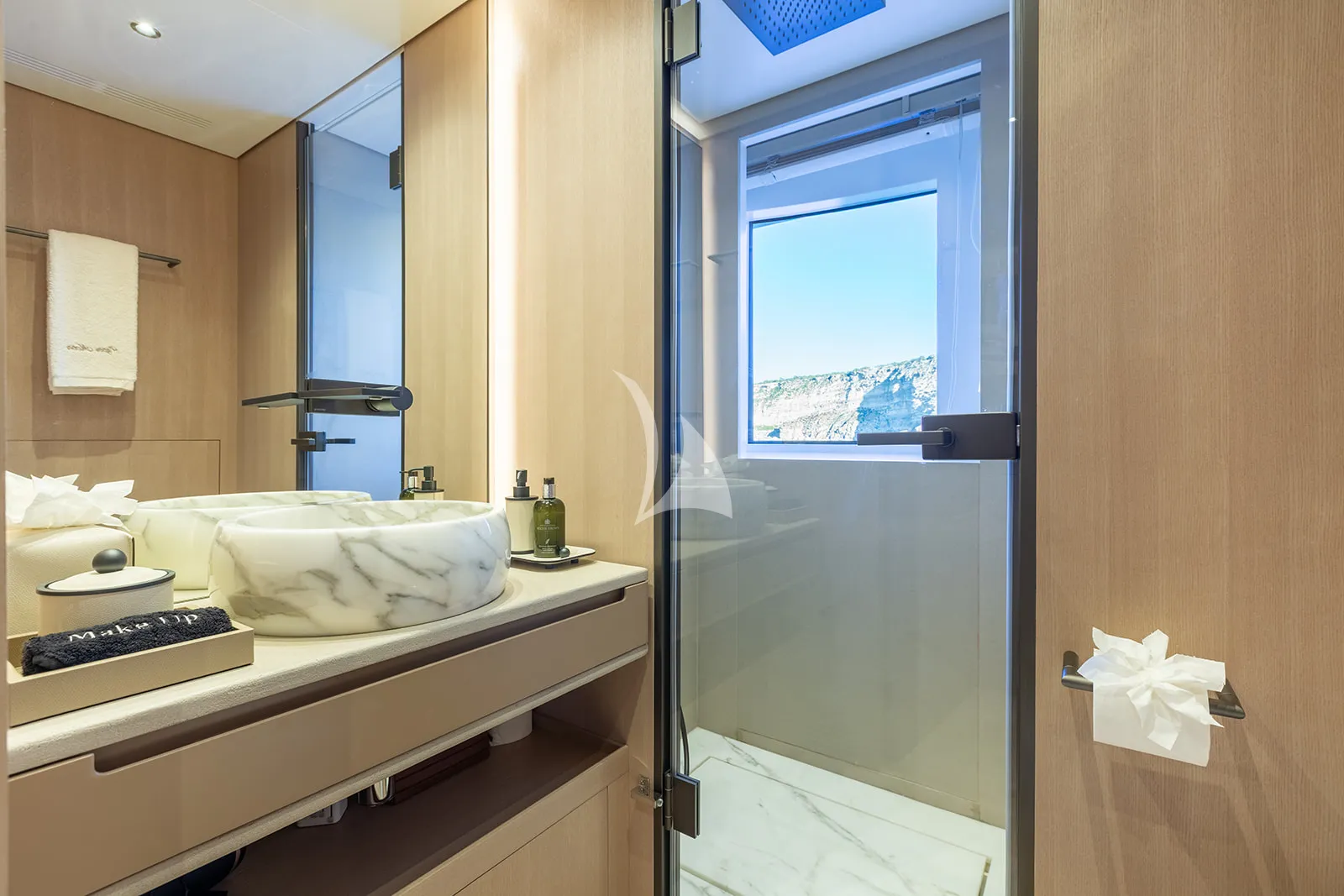 PAPER MOON Charter Yacht