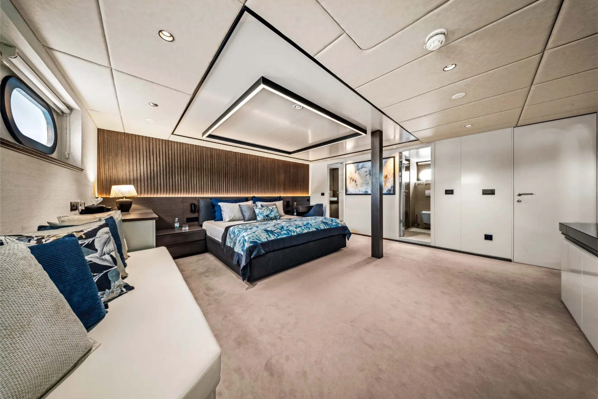 ANIMA MARIS Charter Yacht