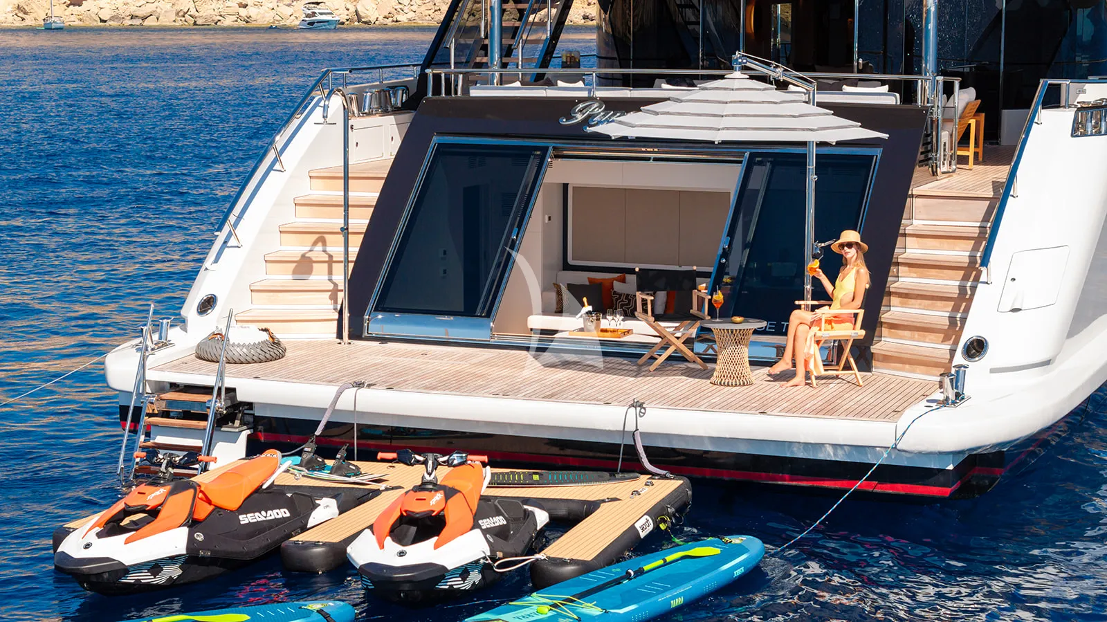 PAPER MOON Charter Yacht