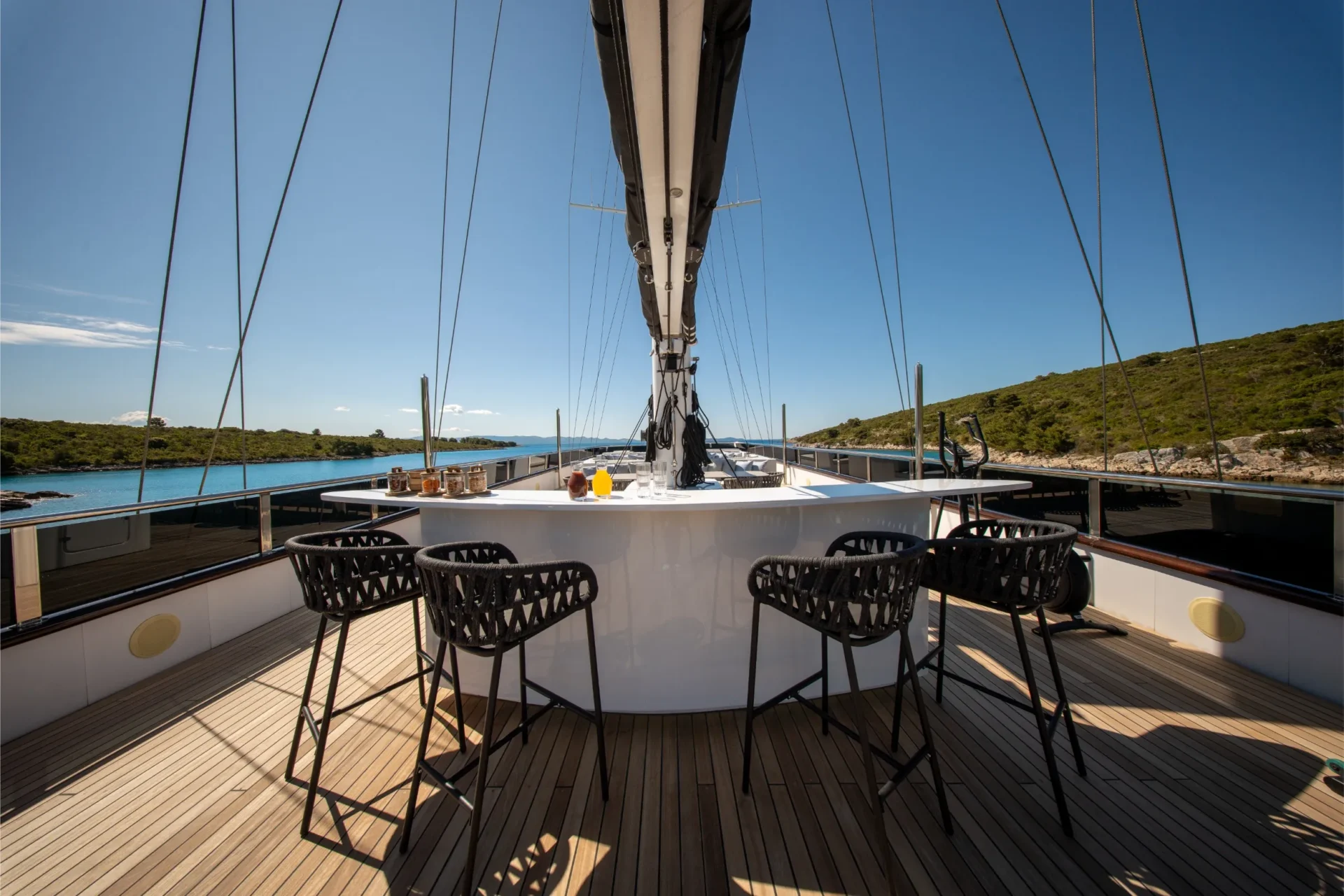 ANIMA MARIS Charter Yacht