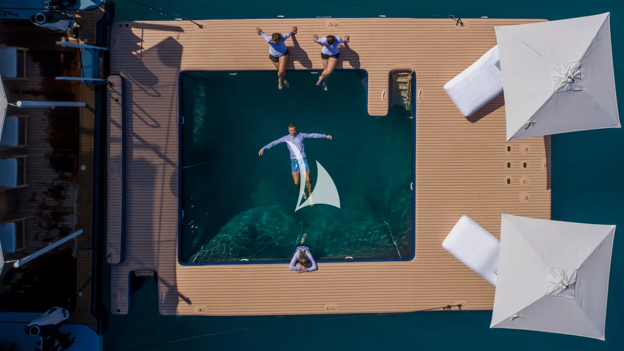 SCOTT FREE Charter Yacht