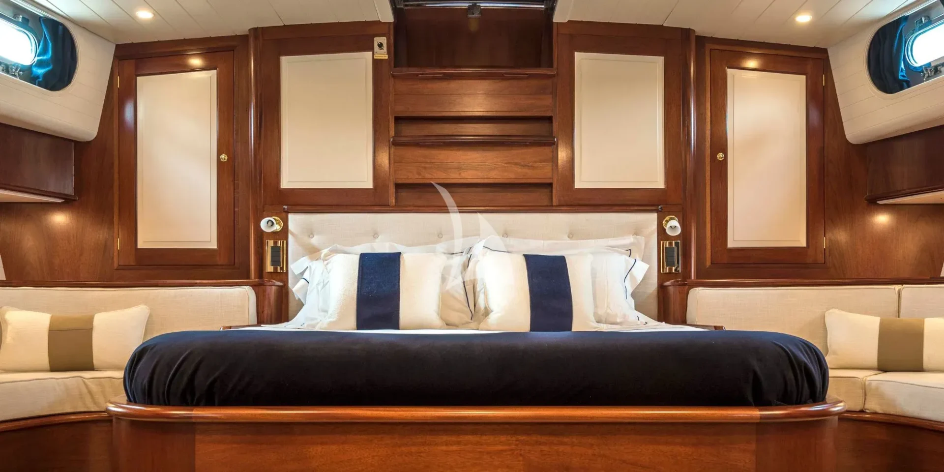 ABUNDANCE Charter Yacht