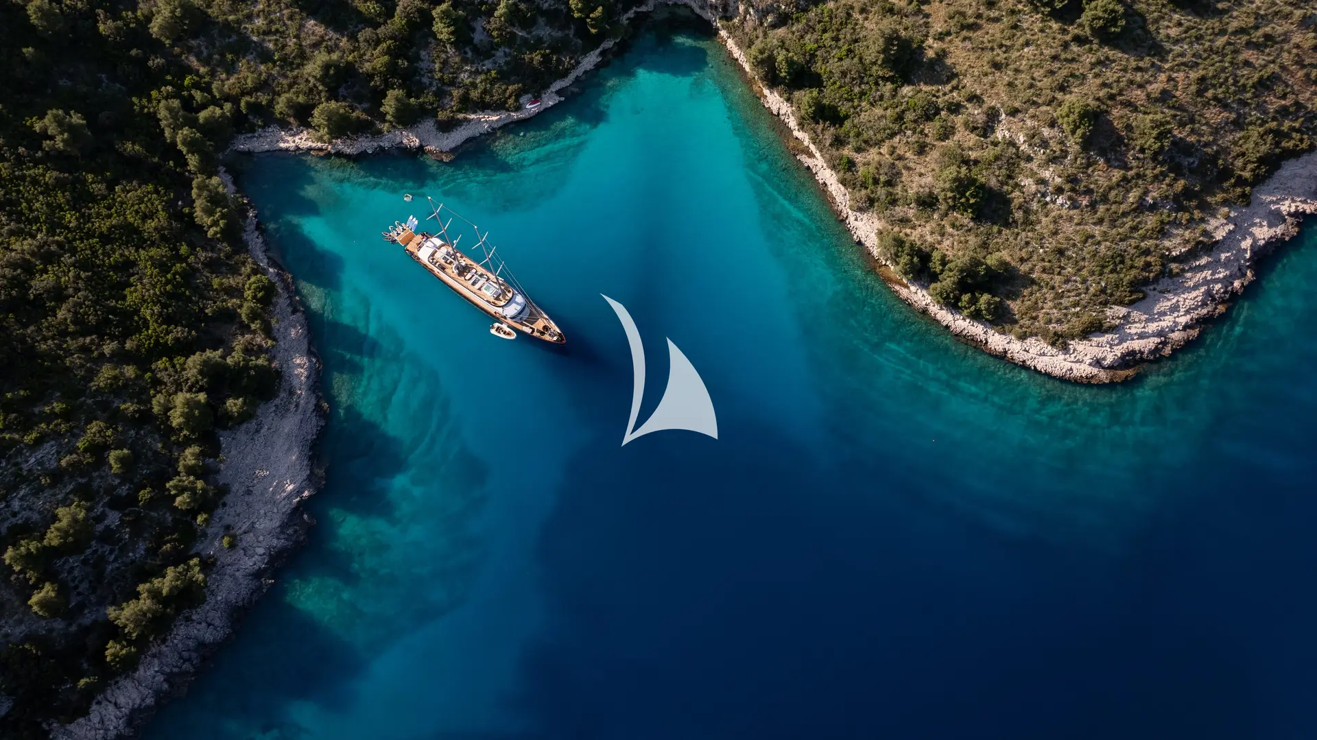 NOCTURNO Charter Yacht