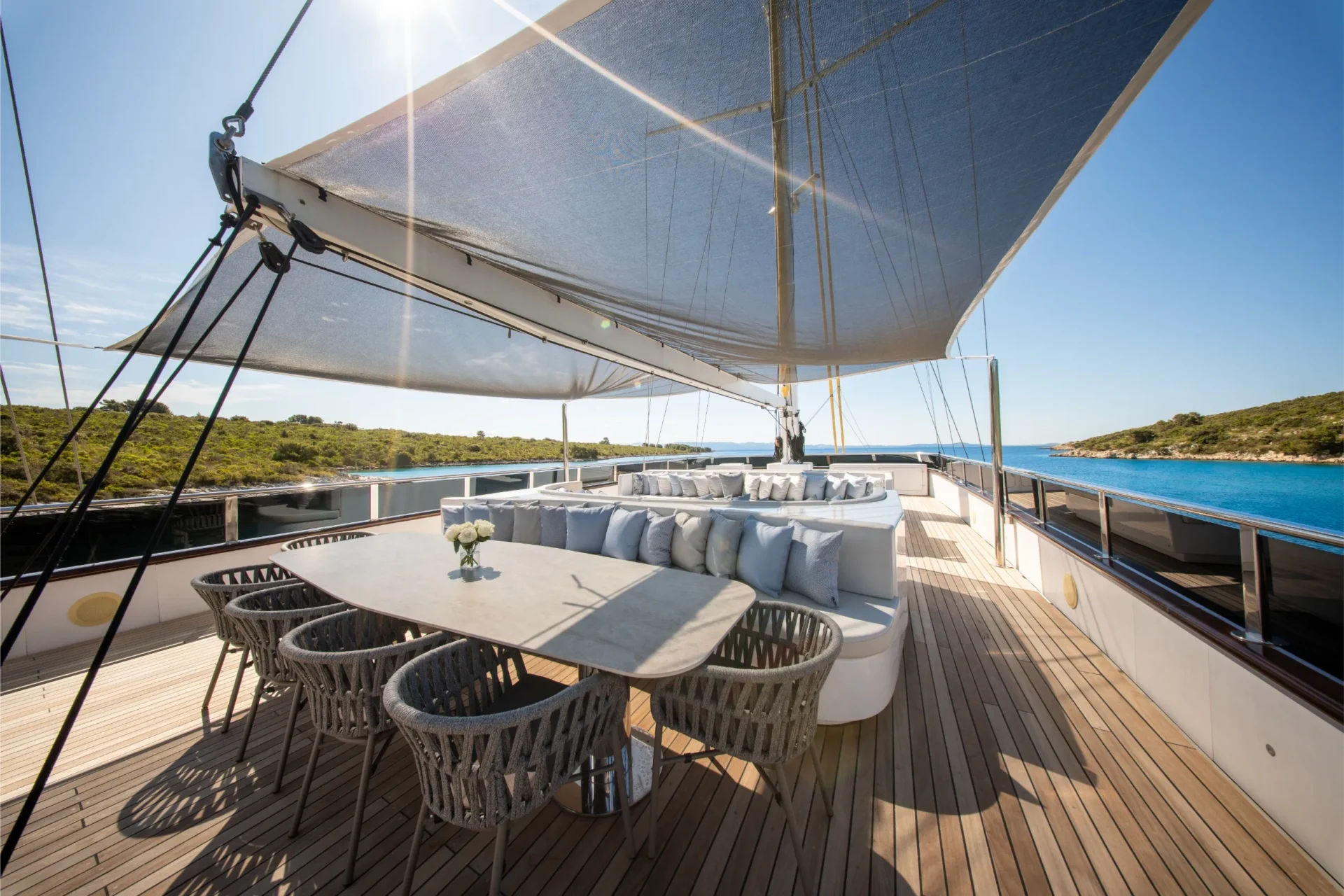 ANIMA MARIS Charter Yacht