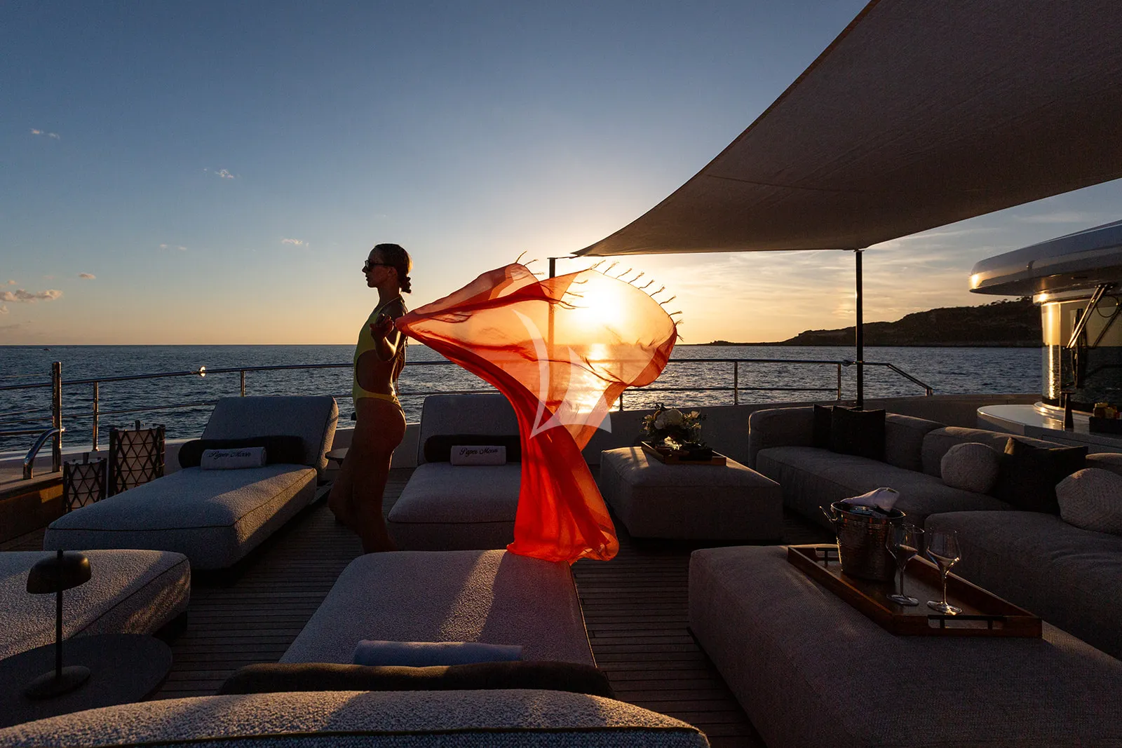PAPER MOON Charter Yacht