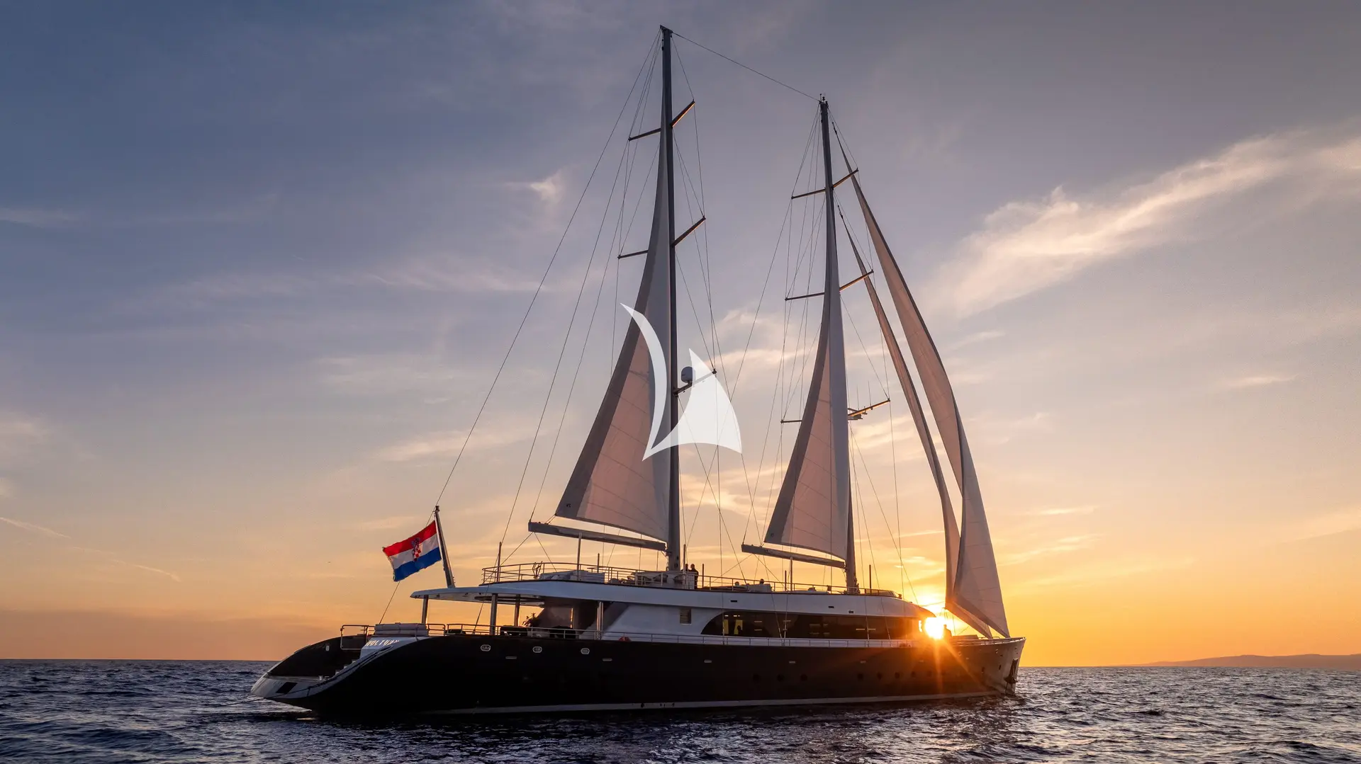 NOCTURNO Charter Yacht