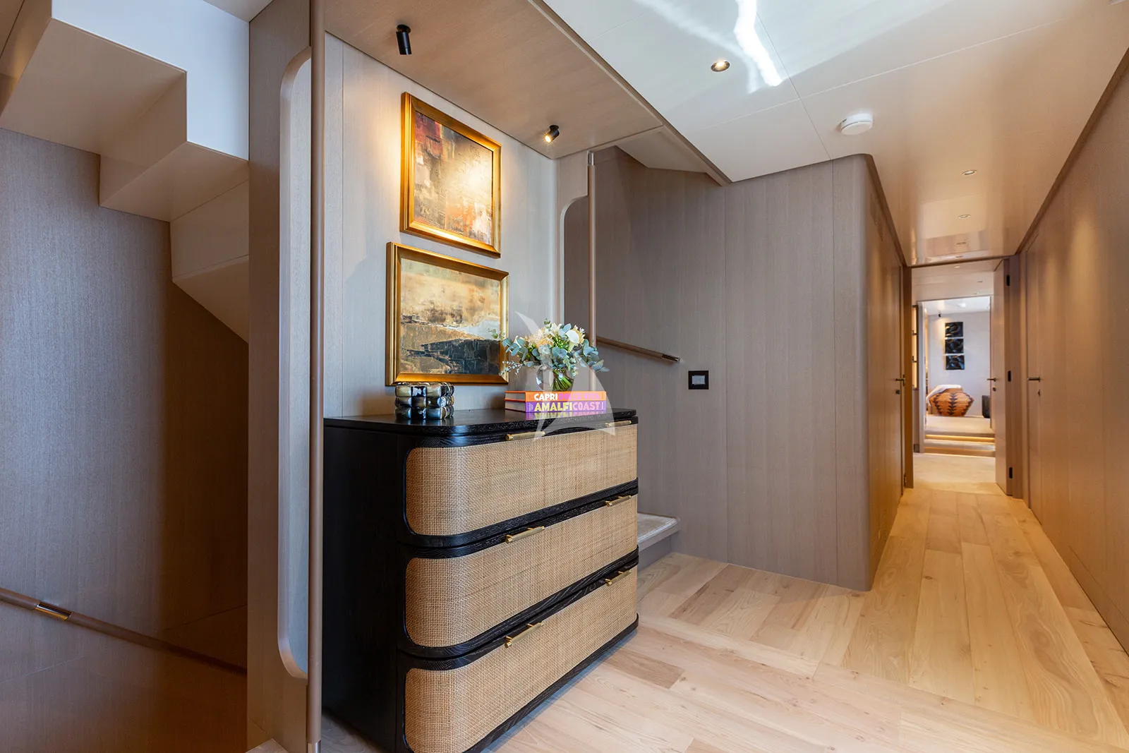 PAPER MOON Charter Yacht