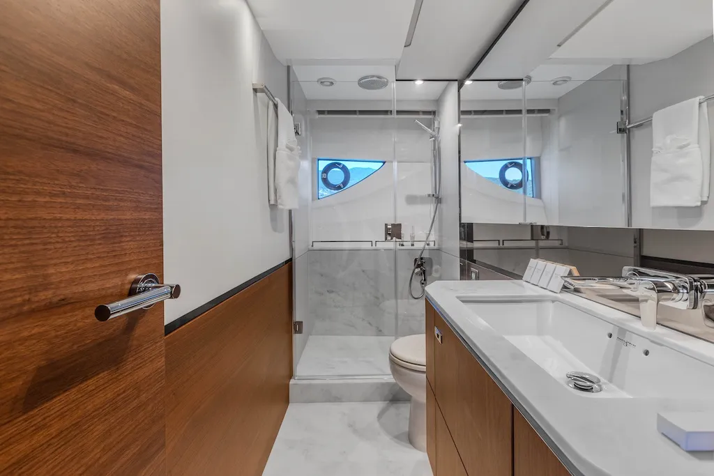 LIDA Charter Yacht