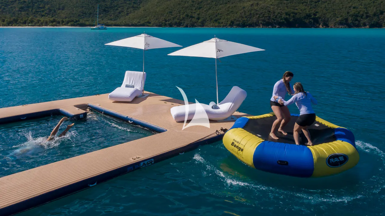 SCOTT FREE Charter Yacht