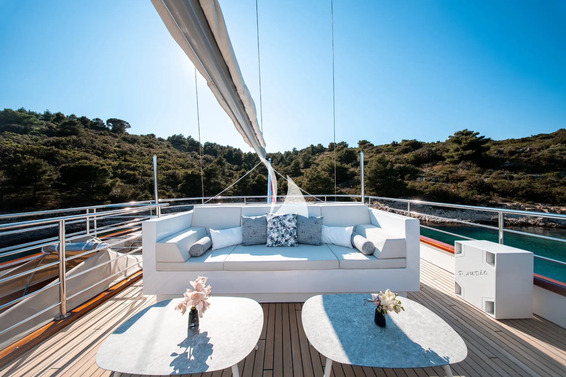 NOCTURNO Charter Yacht