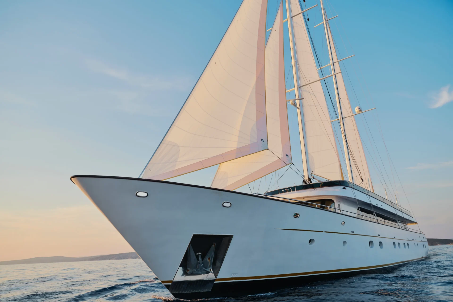 ANIMA MARIS Charter Yacht