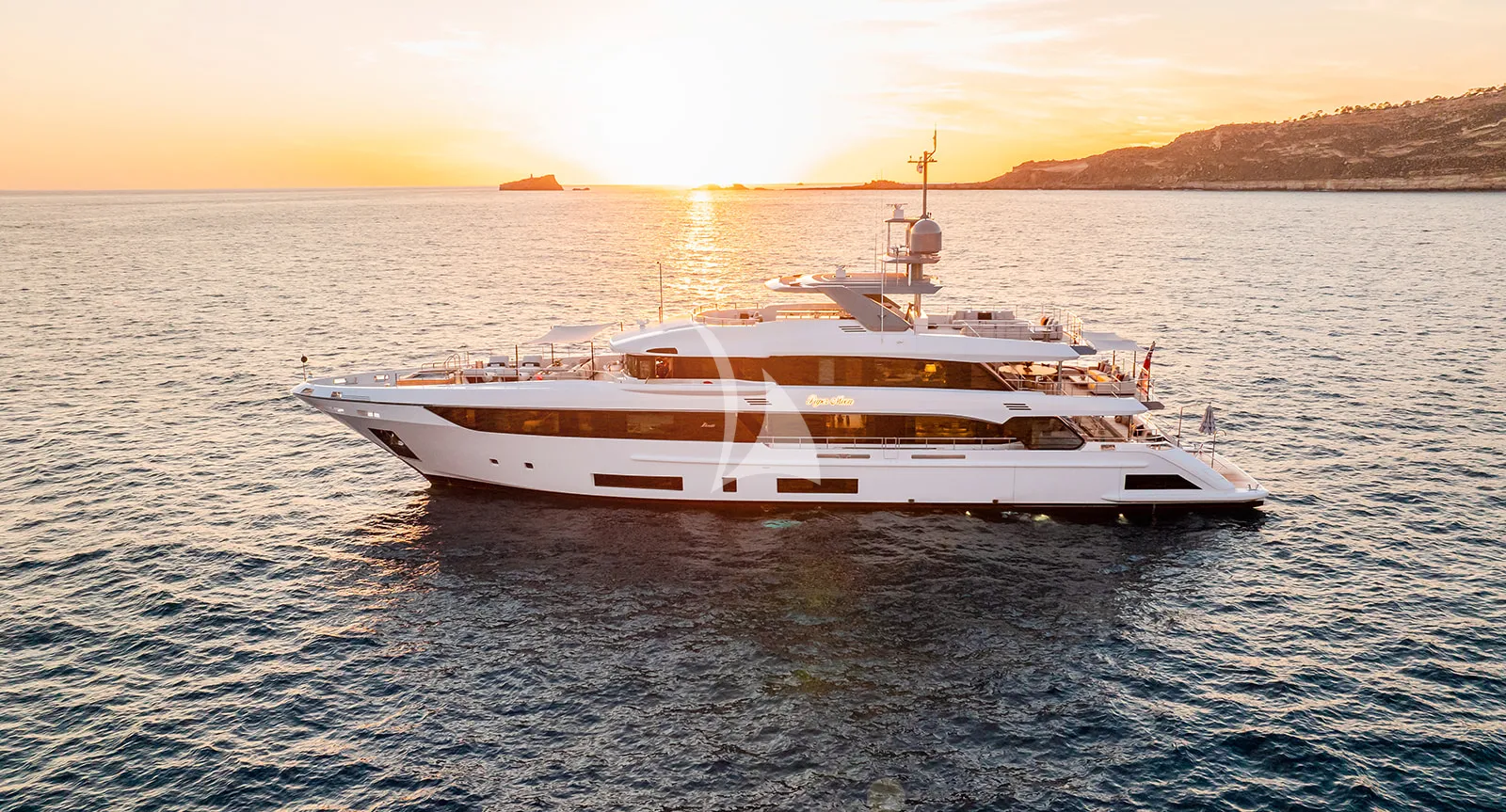 PAPER MOON Charter Yacht