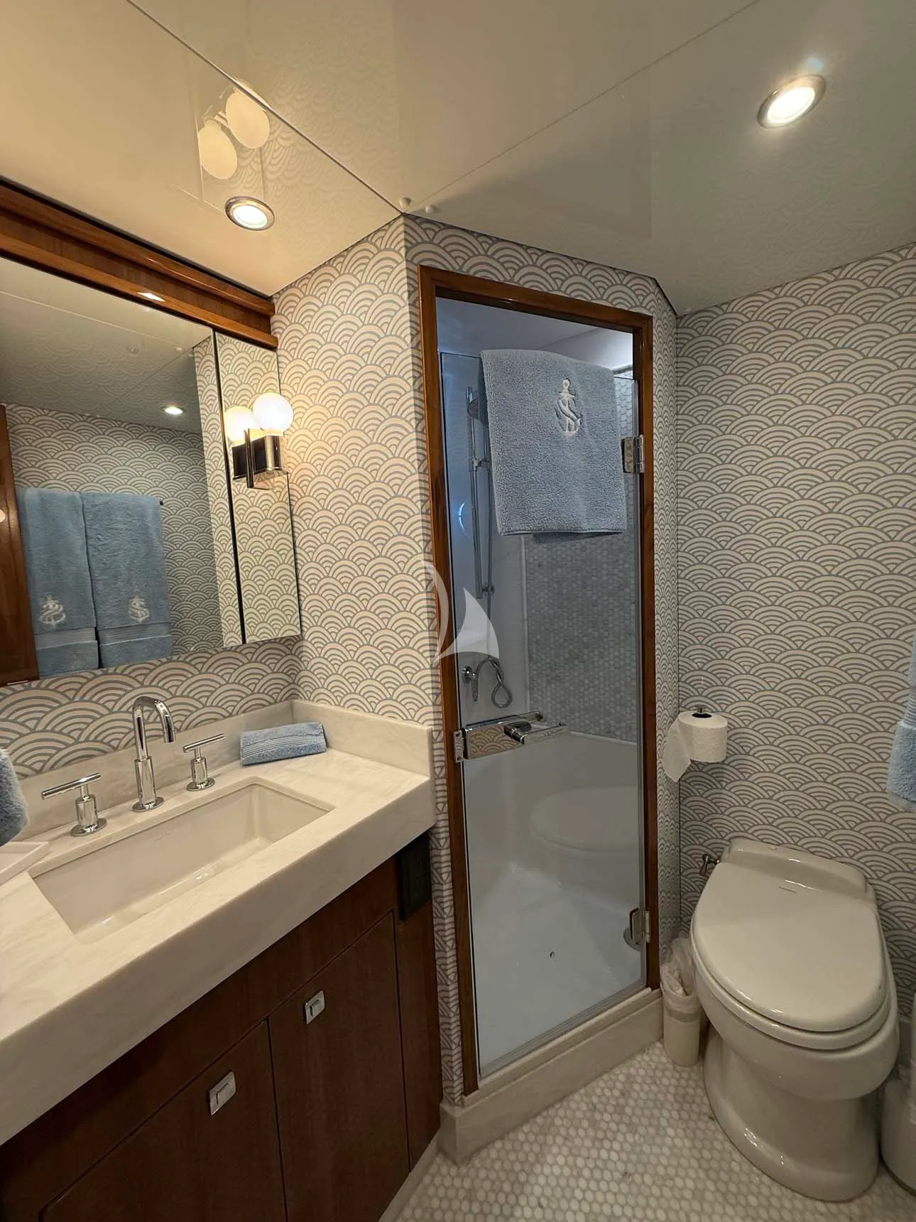 SOUTHERN SKY Charter Yacht
