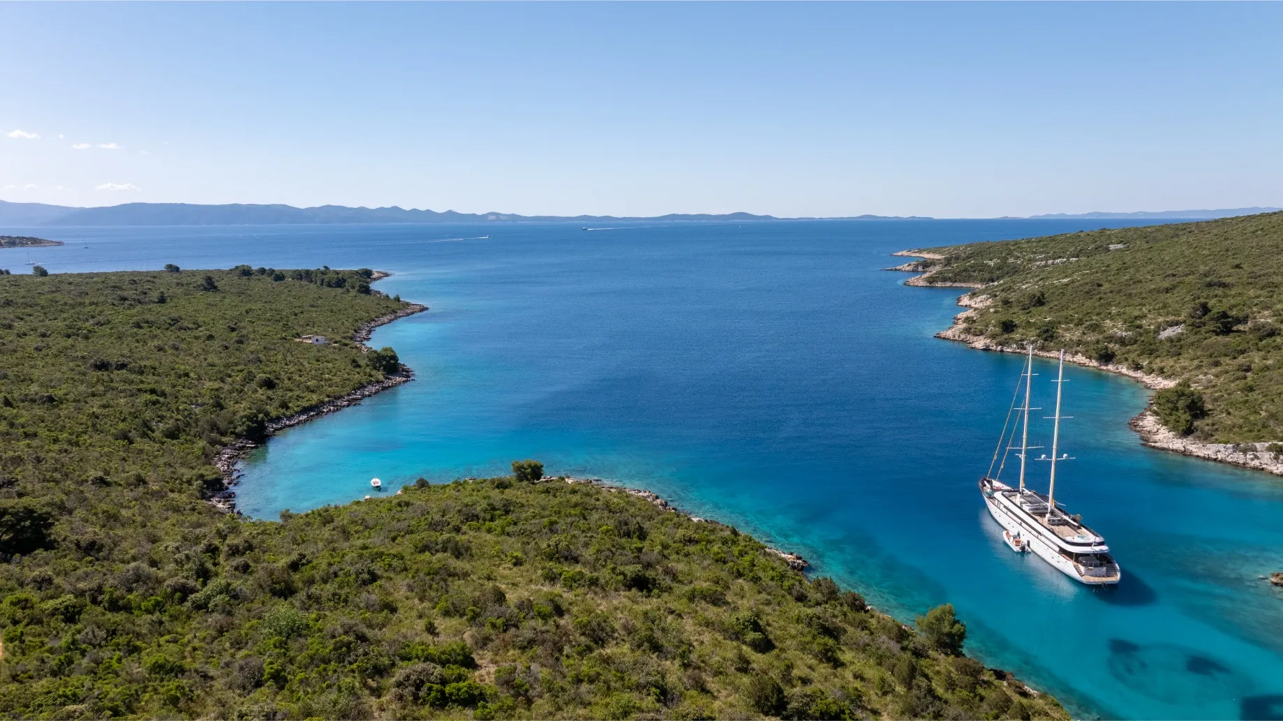 ANIMA MARIS Charter Yacht