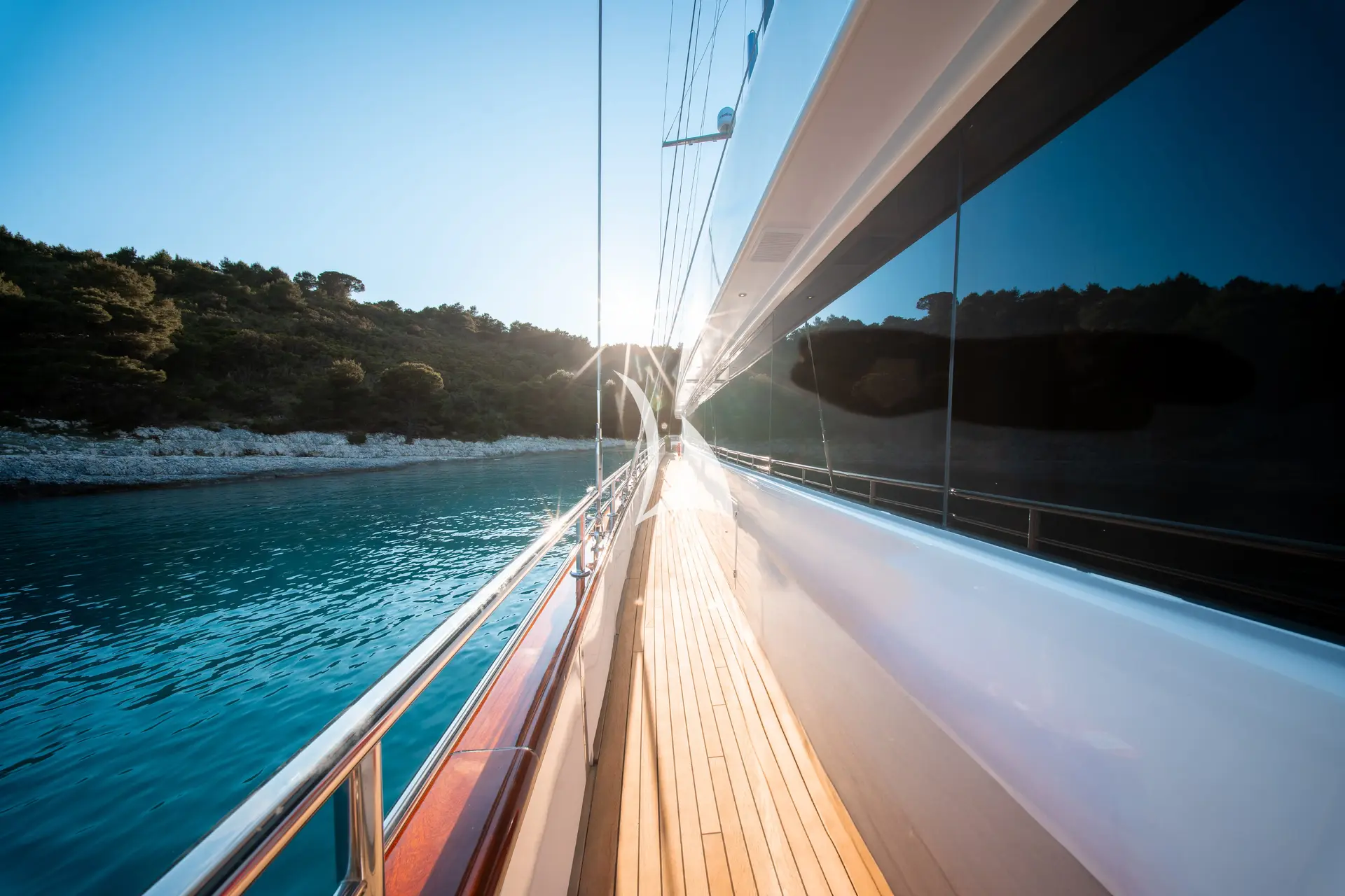 NOCTURNO Charter Yacht
