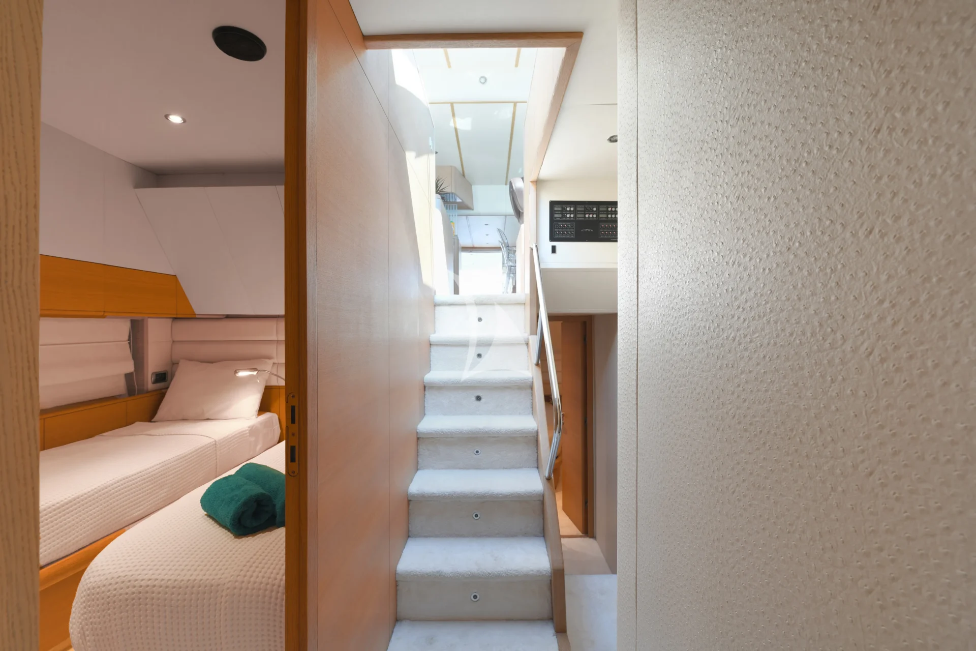 BLUEWAVE Charter Yacht
