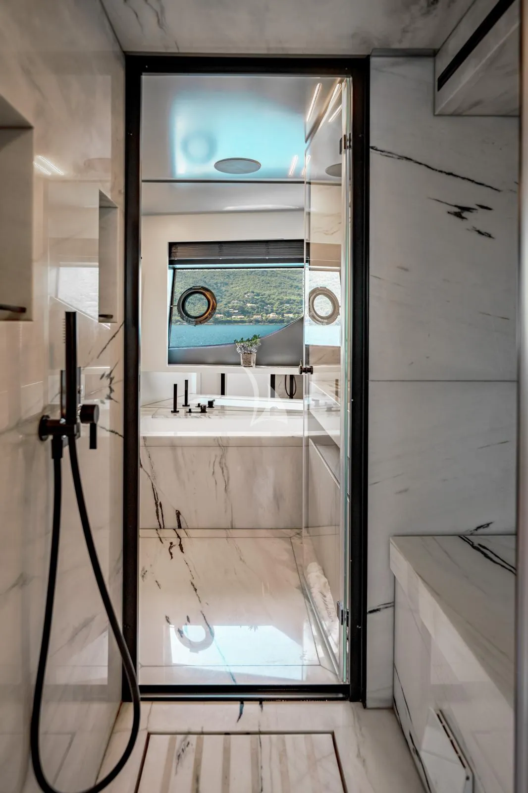 BIZMAN Charter Yacht