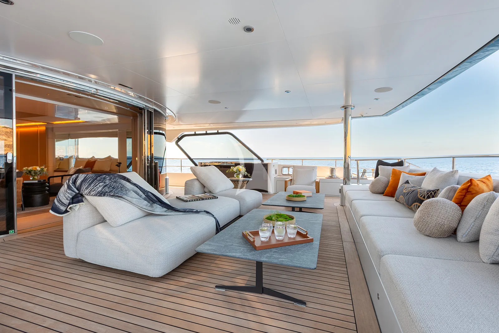 PAPER MOON Charter Yacht