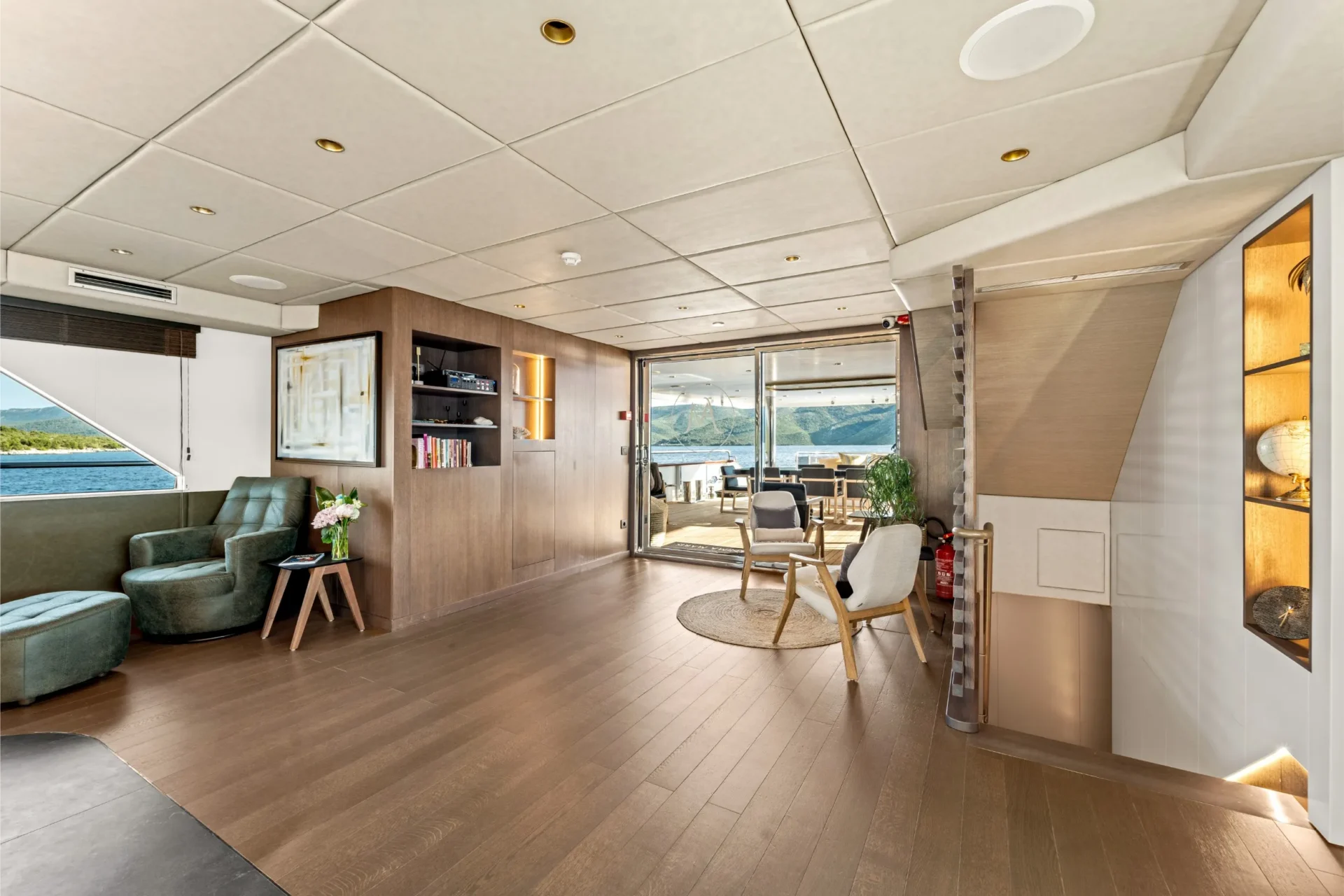ANIMA MARIS Charter Yacht