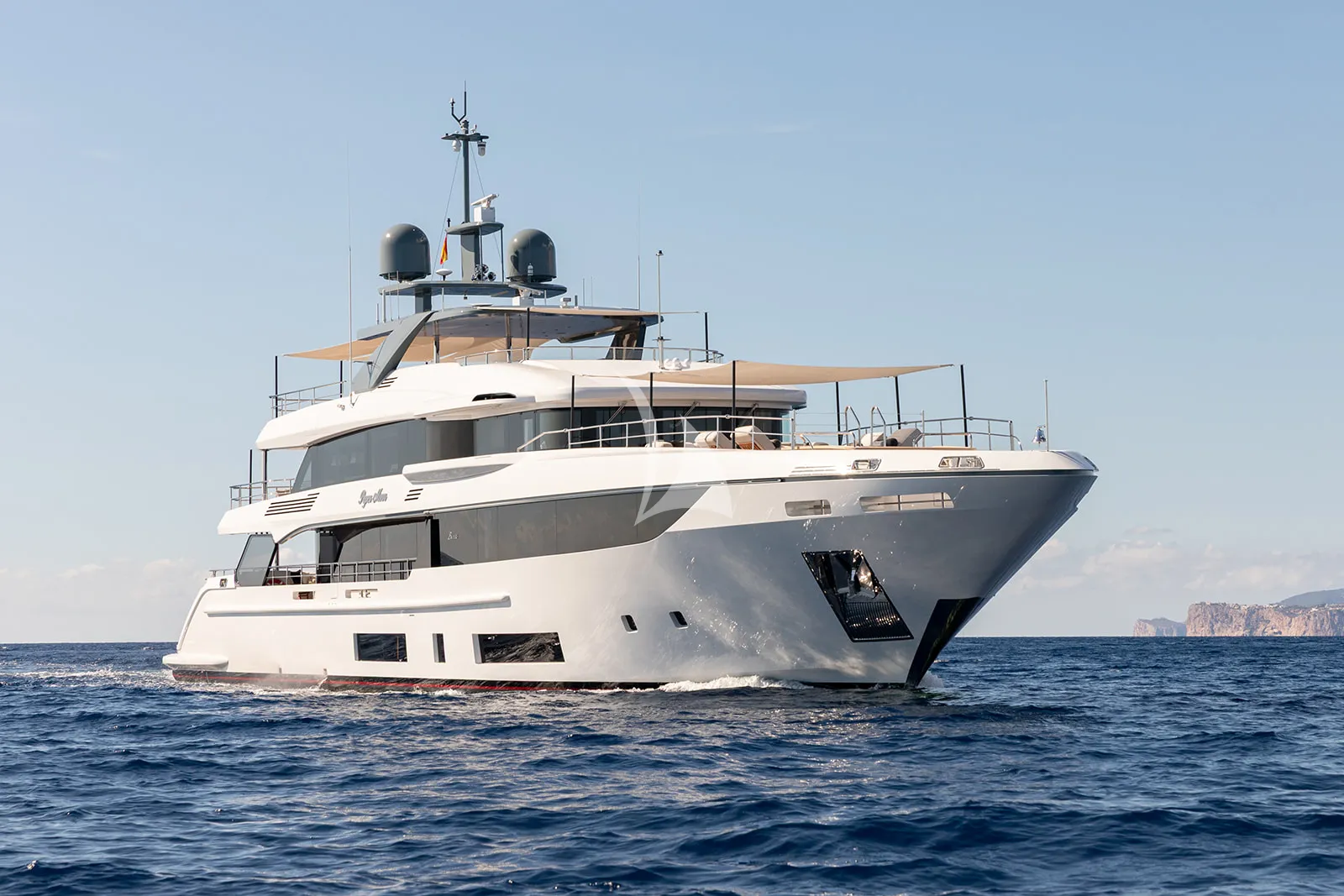 PAPER MOON Charter Yacht