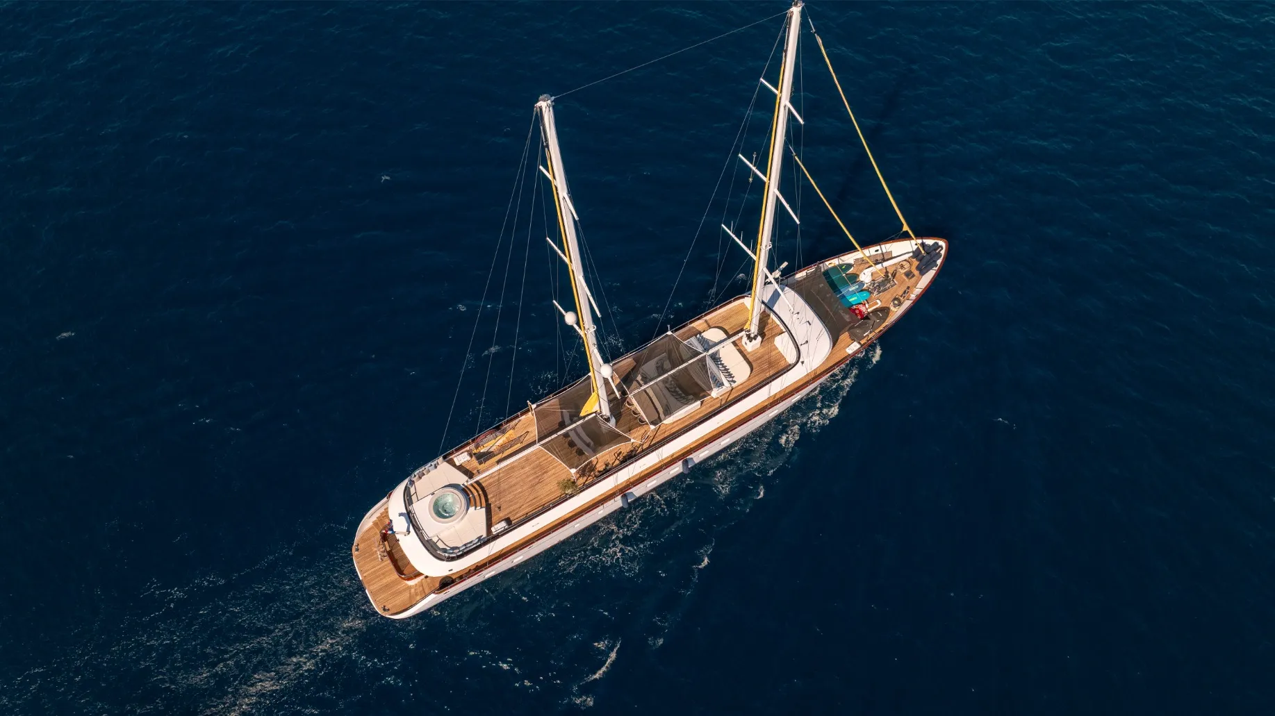 ANIMA MARIS Charter Yacht
