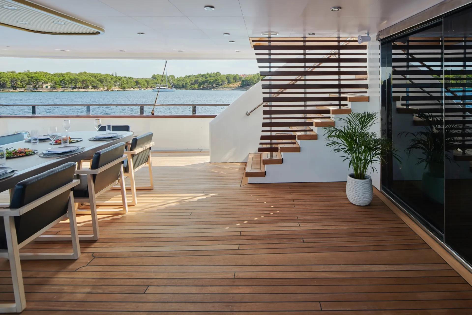 ANIMA MARIS Charter Yacht