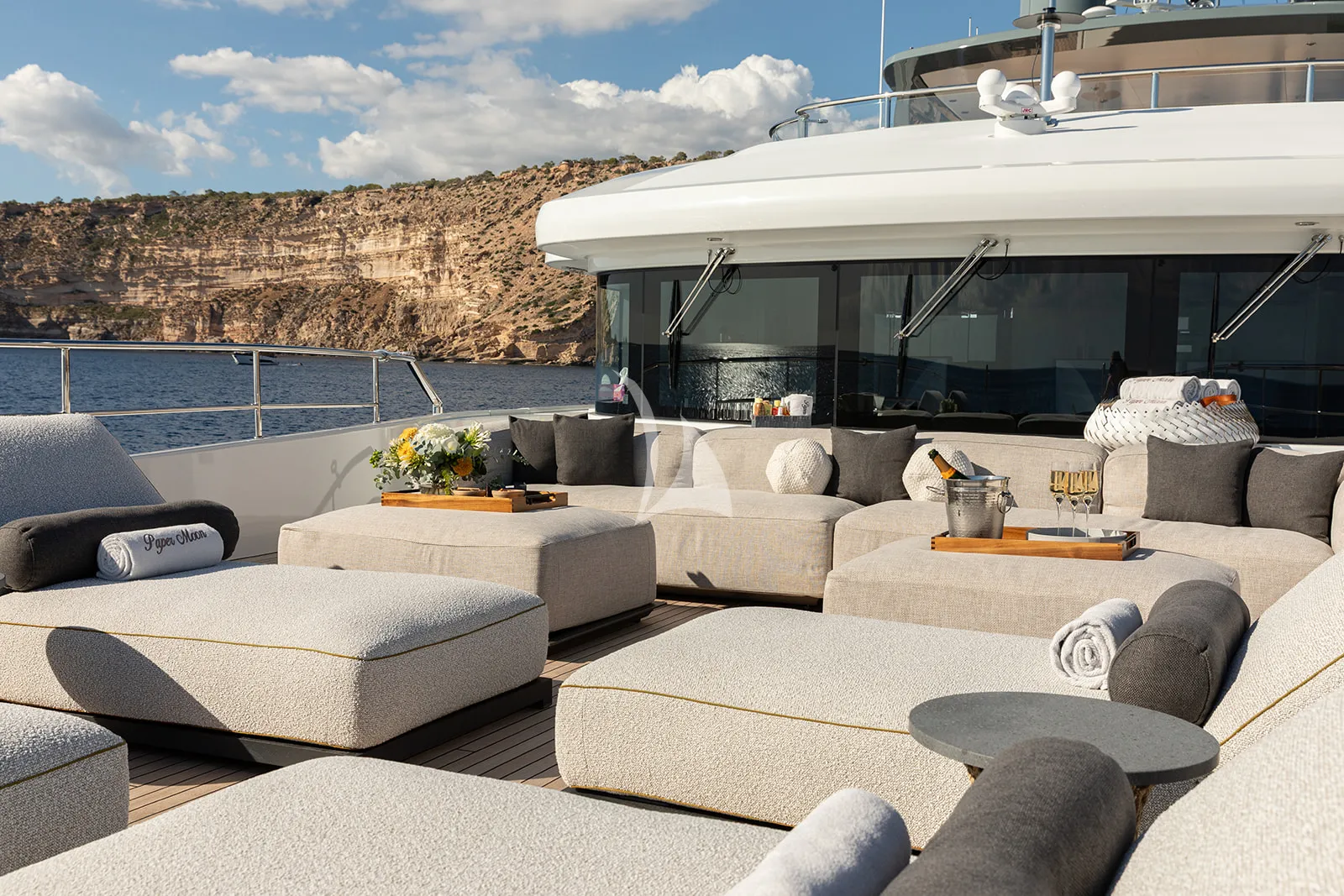 PAPER MOON Charter Yacht