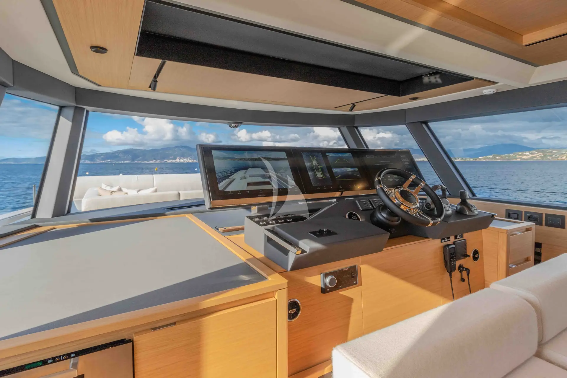 GET LOST Charter Yacht