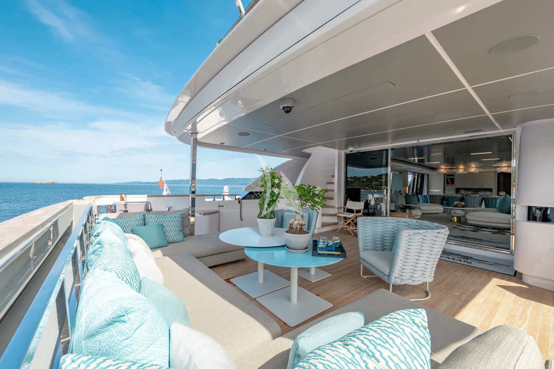BIZMAN Charter Yacht