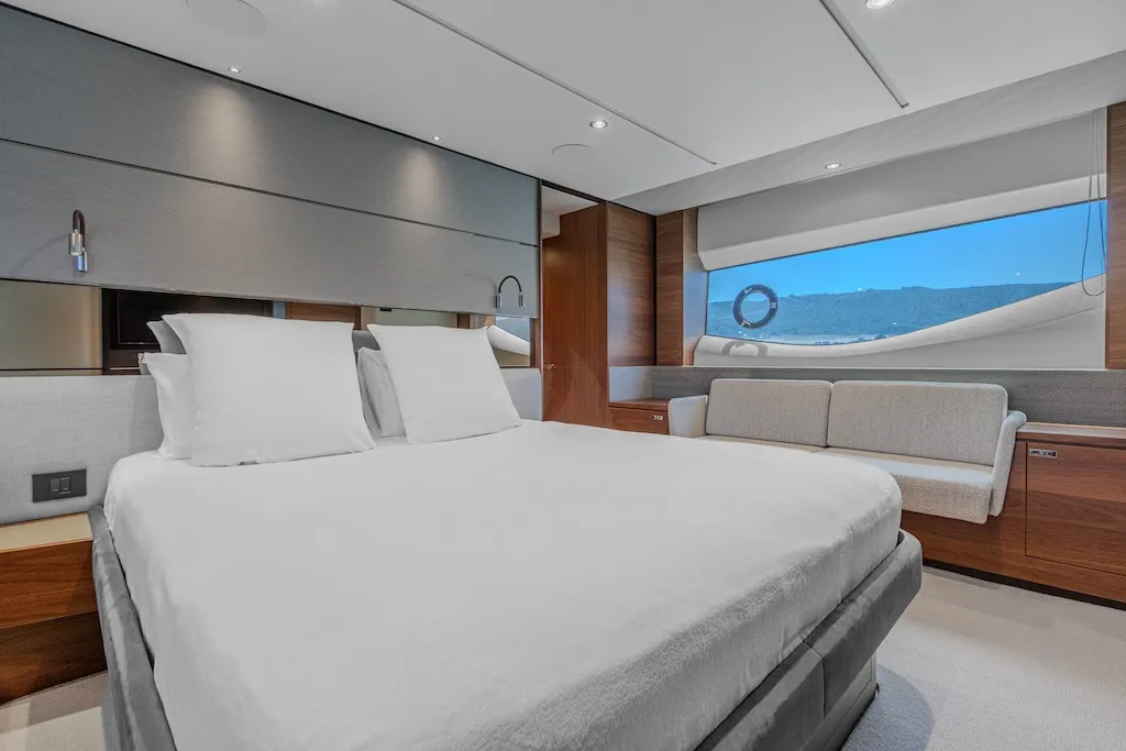 LIDA Charter Yacht