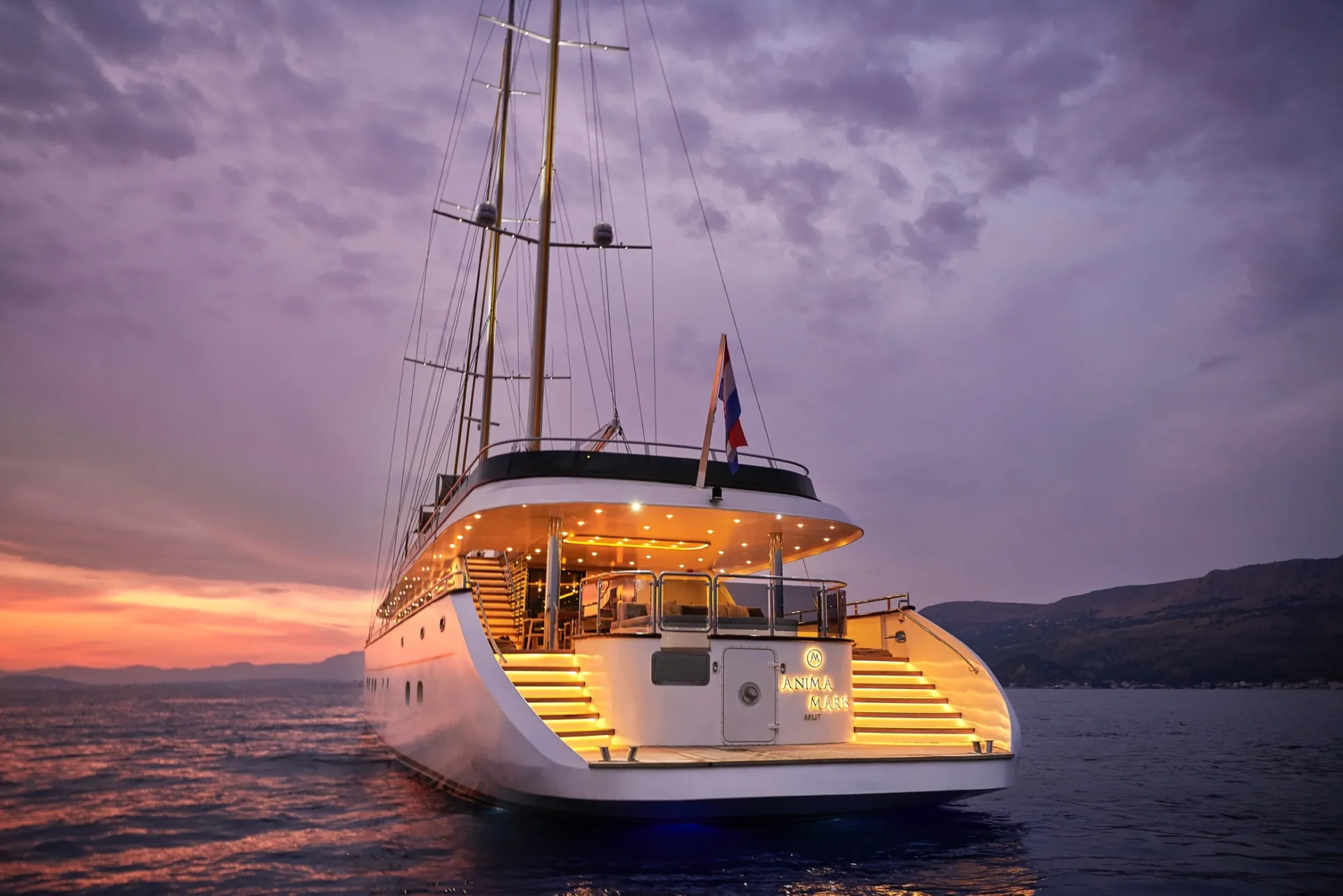 ANIMA MARIS Charter Yacht