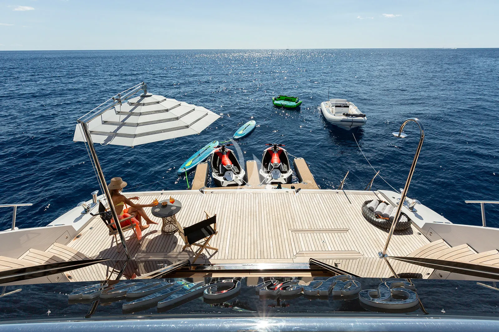 PAPER MOON Charter Yacht