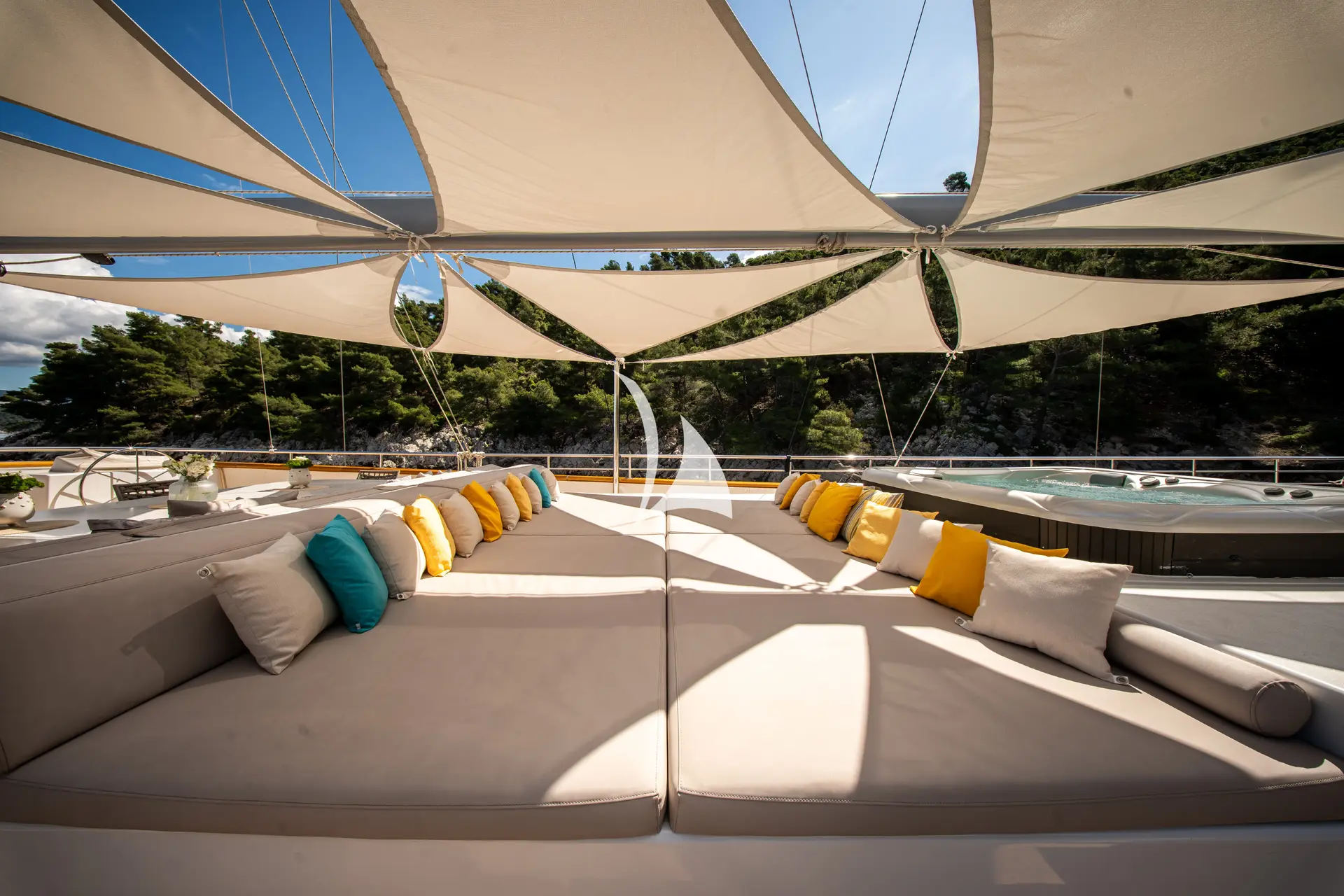 DALMATINO Charter Yacht