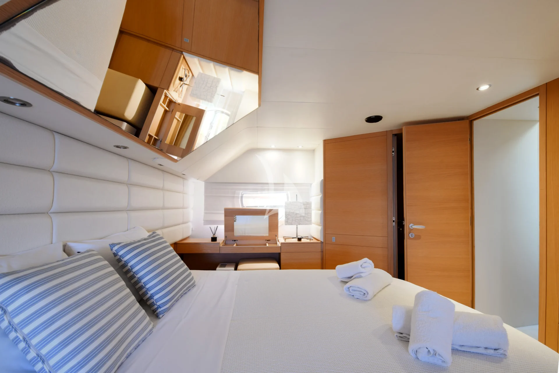 BLUEWAVE Charter Yacht