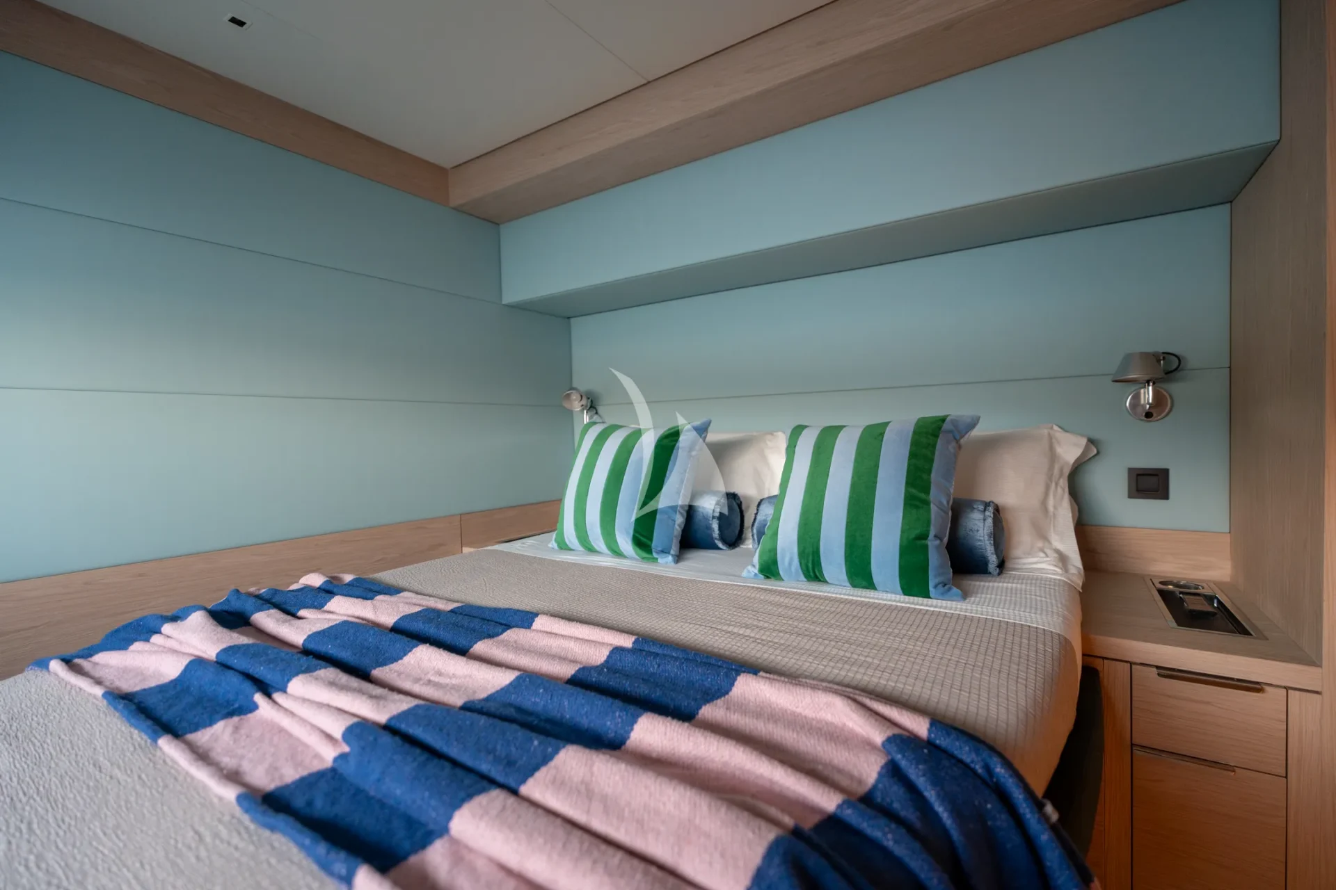 Gloria Charter Yacht