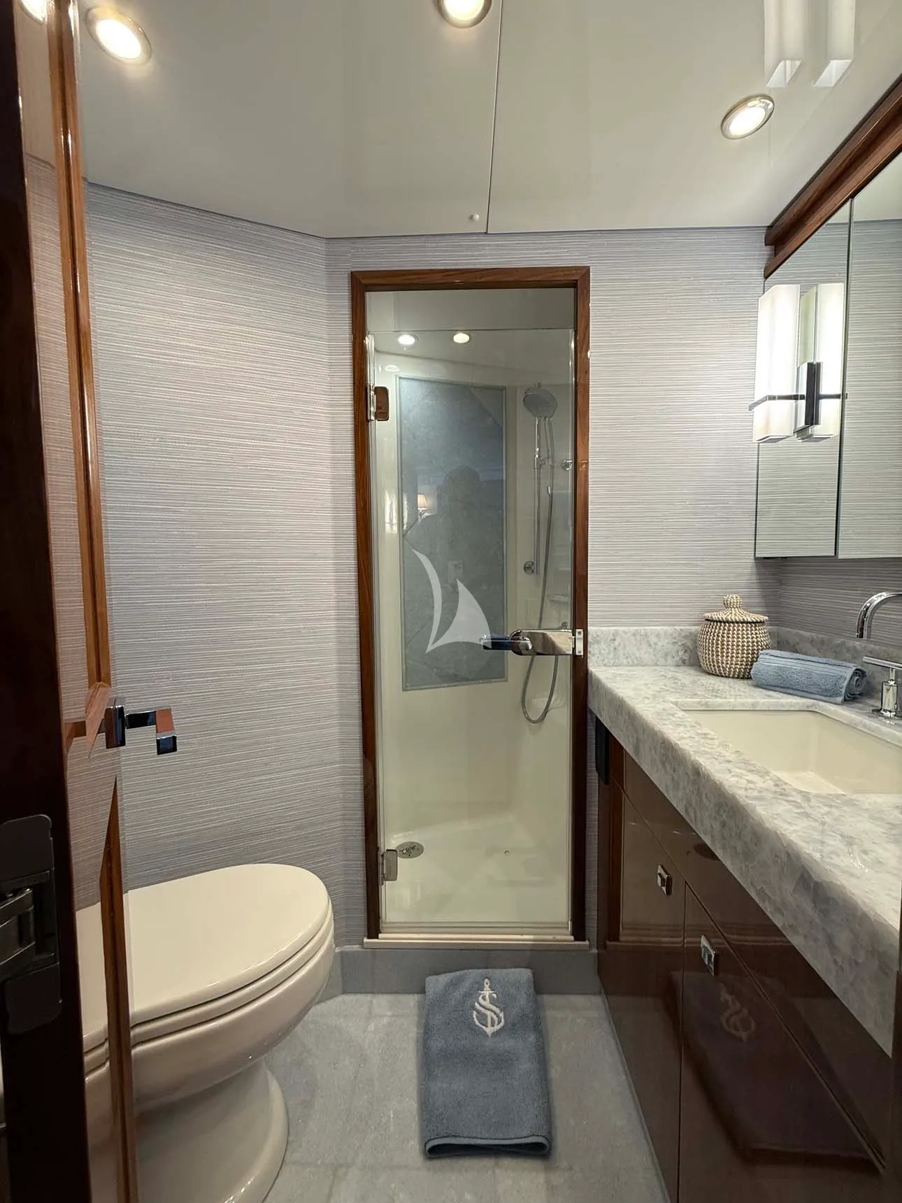 SOUTHERN SKY Charter Yacht